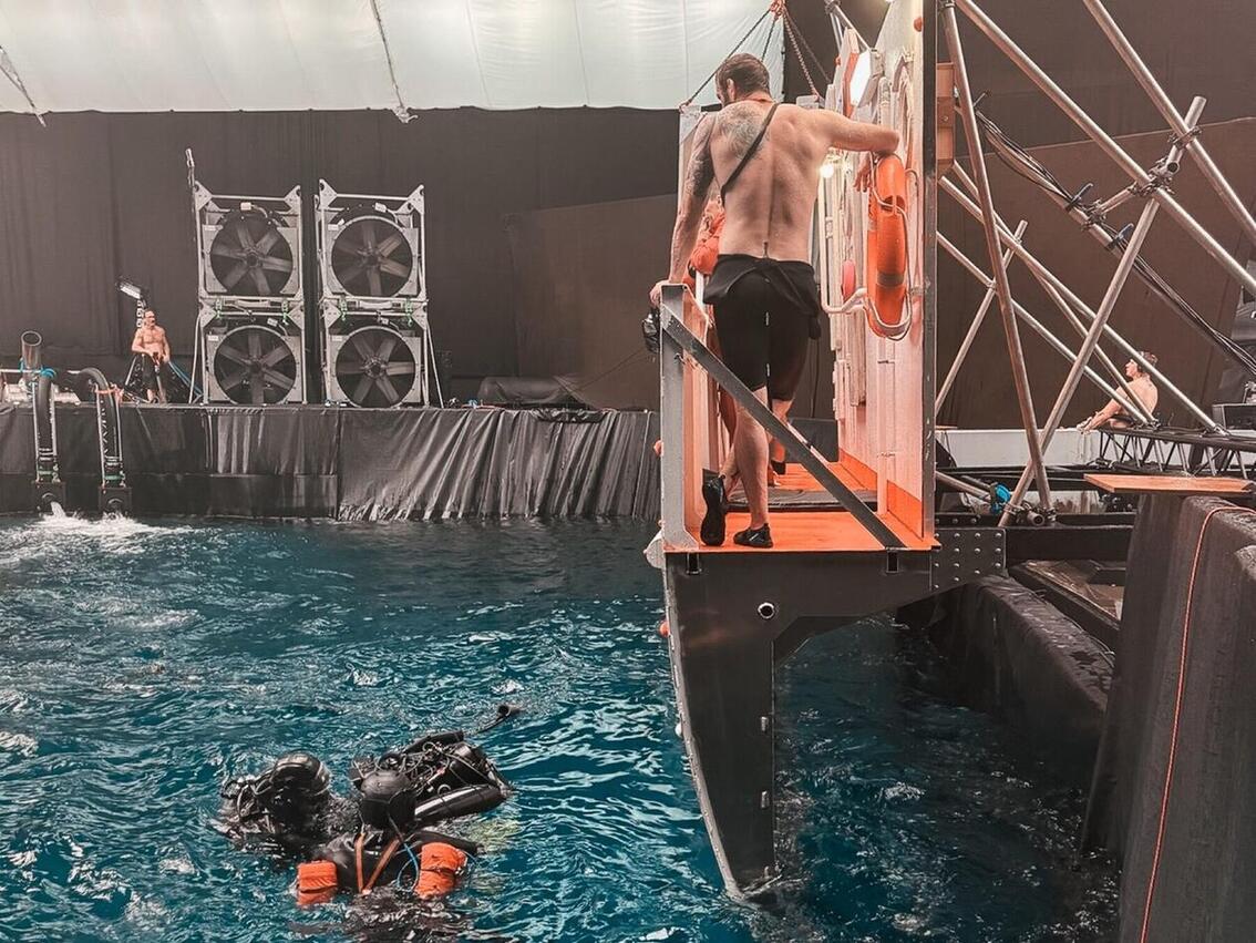 Hydraulic ship set